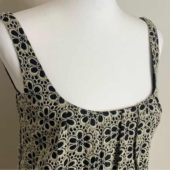 THREAD Social Embroidered Strap Midj Dress Pockets Overlay Black White Floral 0 - Picture 3 of 10
